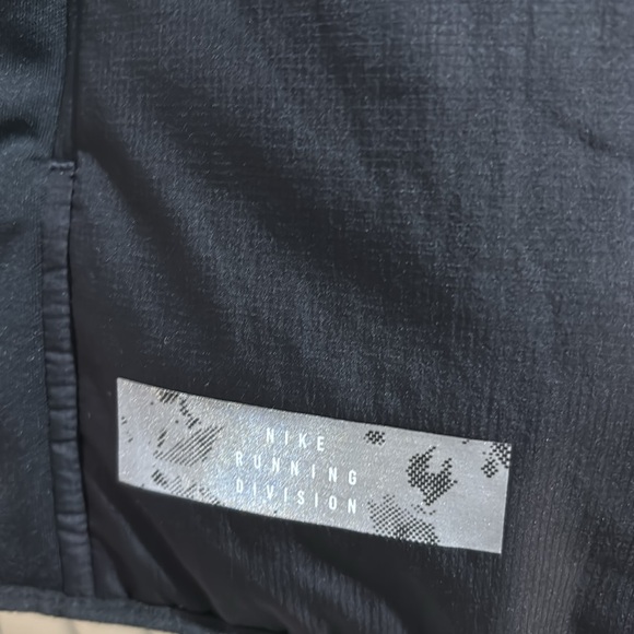 Nike Men's Therma-Fit Vest - Picture 4 of 5